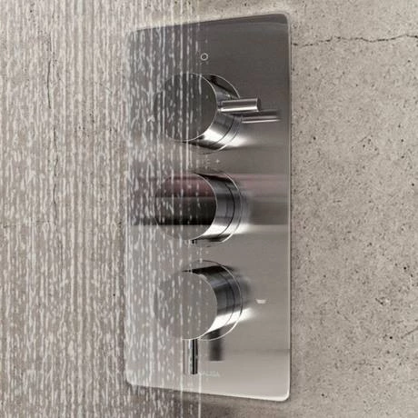 Aqualisa Dream Round Thermostatic Mixer Shower with Adjustable Head, Wall Fixed Head and Bath Fill - DRMDCV3.ADFWBTX.RND 7 Aqualisa Dream Round Thermostatic Mixer Shower with Adjustable Head, Wall Fixed Head and Bath Fill - DRMDCV3.ADFWBTX.RND - Image 5